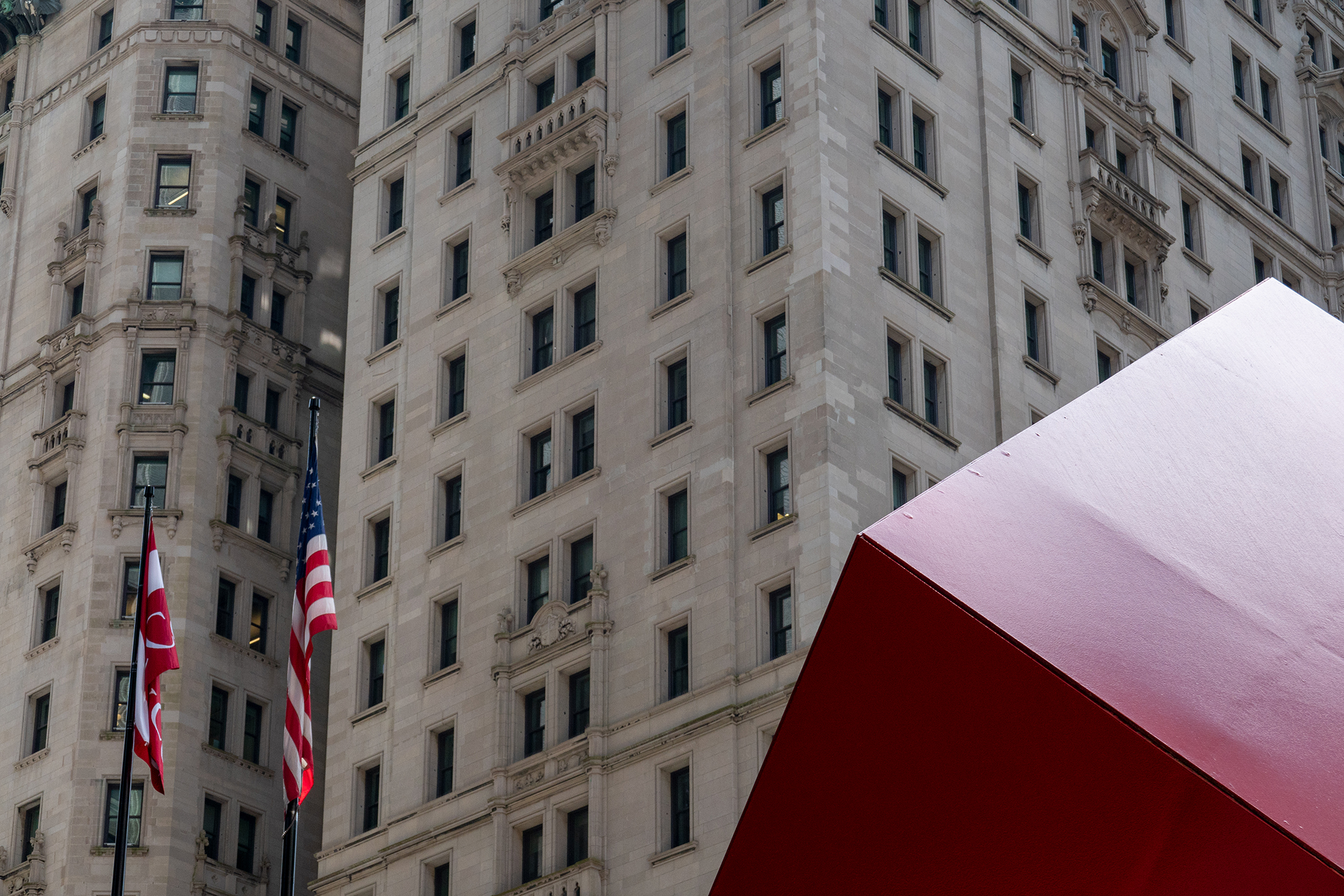 Christoph Radke, New York City, Broadway, Noguchi's Red Cube, 2022